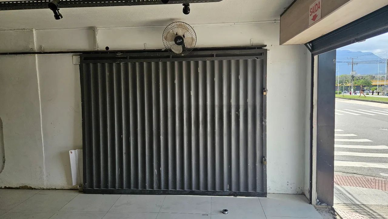 Portao de garagem ótimo estado