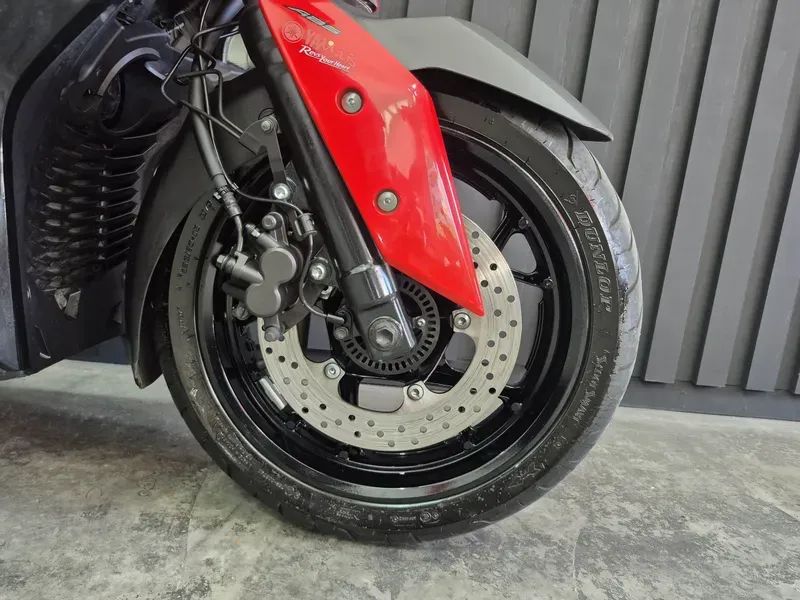 Yamaha XMax 250 cc  - Foto 3