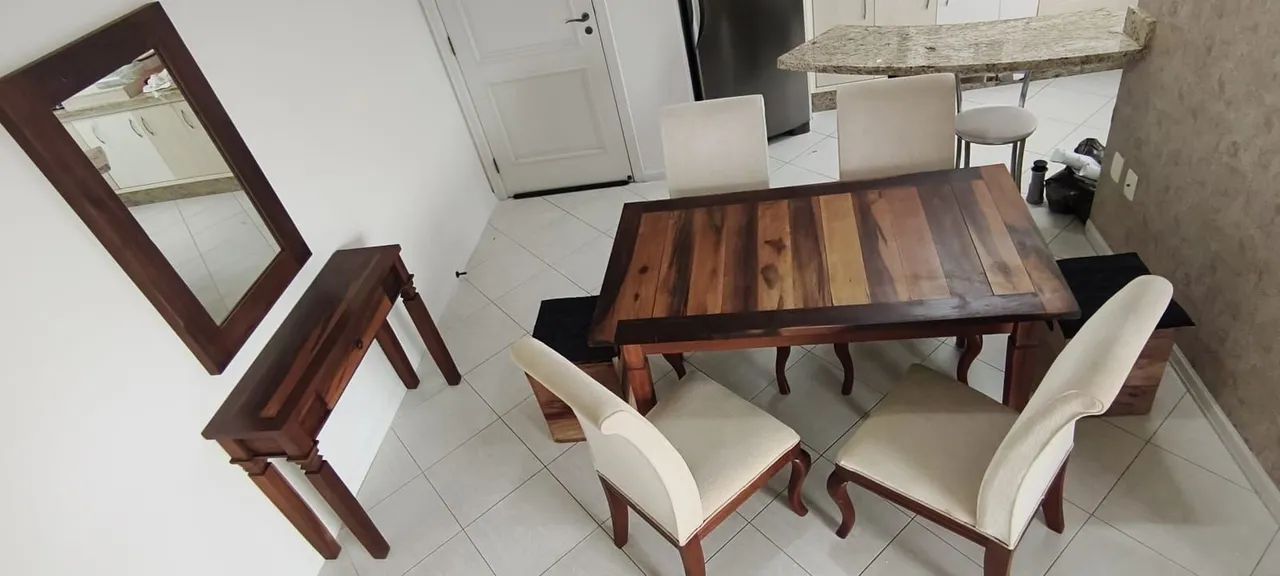 Conjunto de Mesa de Demolição, cadeiras, aparador e espelho