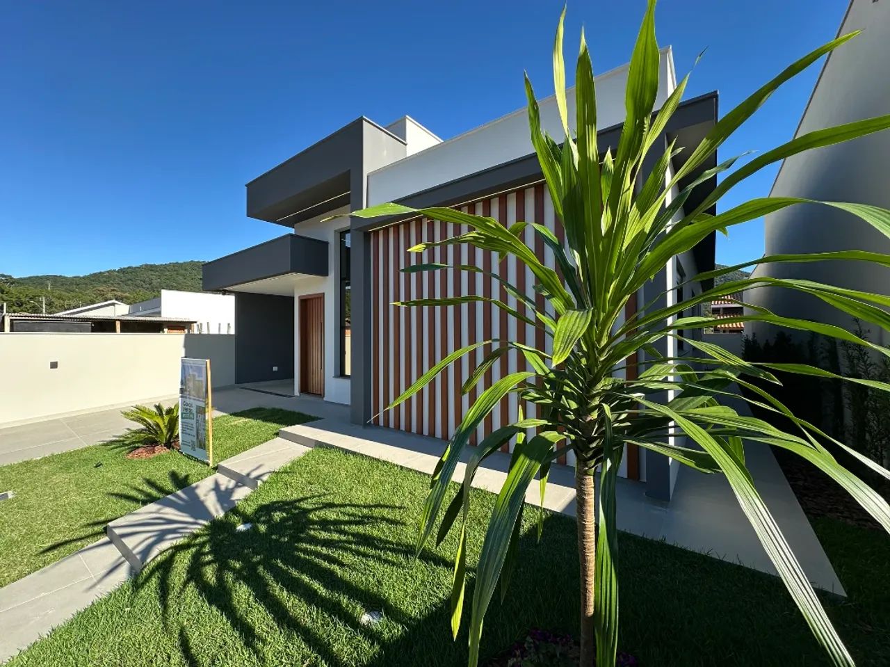 Casa 3 Quartos com 1 Suíte e 108m² - Forquilhas - Foto 2