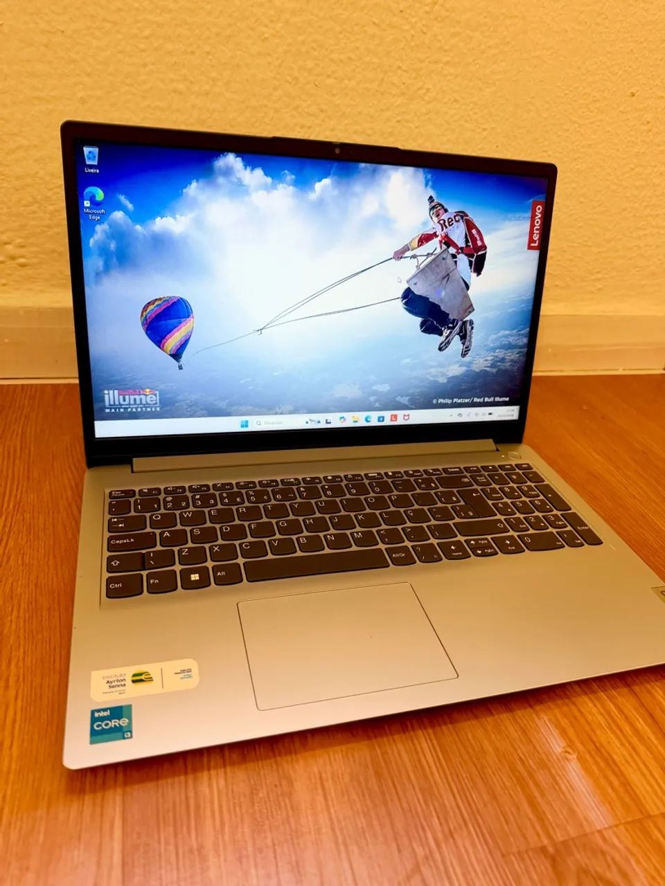 Notebook Lenovo i3 de 12 Ger IMPECÁVEL 