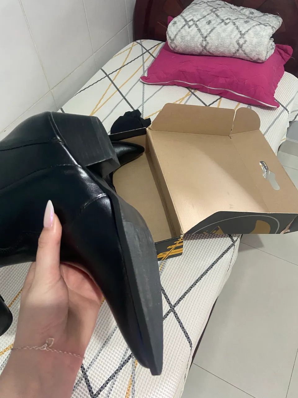 Vendo Bota preta cano alto - Foto 2
