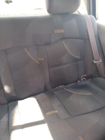 Clio 2001 valor 3700 - Foto 4