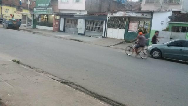 Alugo casa na avenida Nova descoberta - Foto 2