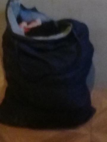 Vendo uma saca de roupas para bazar