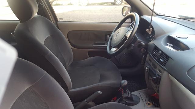 Renault Symbol 2011 - Foto 4