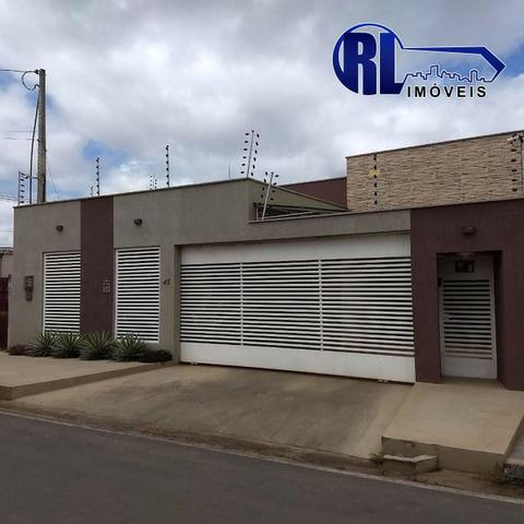 Vende 01 excelente Residência na Rua Edmur Oliva nº43, Bairro: 31 de Março