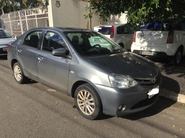 Toyota Etios 1.5 Sedã super conservado