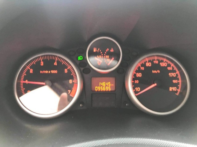 Peugeot 207 XR 1.4 ano 2011 Completo! - Foto 5