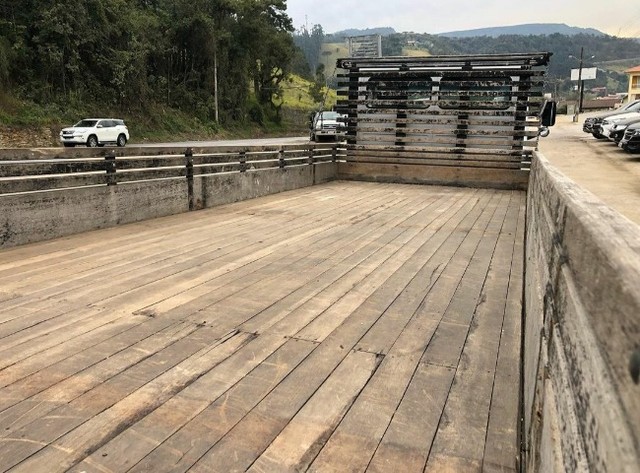 Mb 710 carroceria 2010 - Foto 5