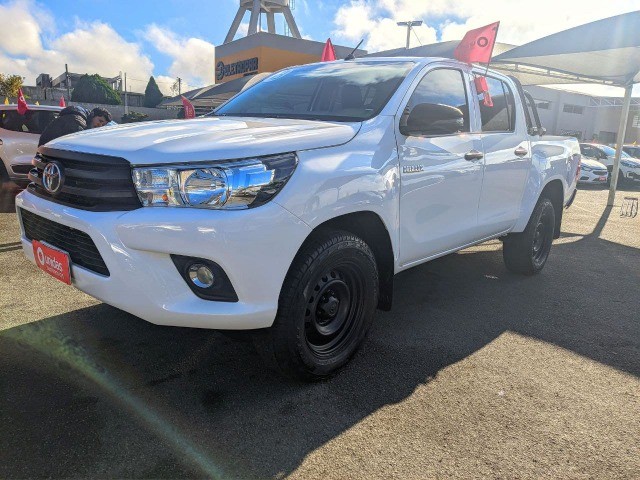 HILUX STD DIESEL 4X4 2019 SÓ 38 MIL KM VENDO / TROCO E FINANCIO