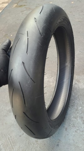 Pneu dianteiro Metzeler racetech RR 120/70-17 - Foto 3