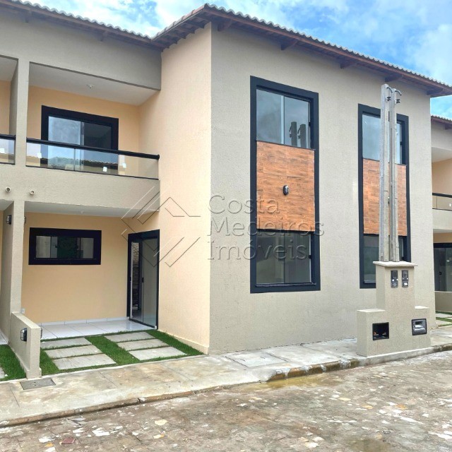 Casa Duplex no centro de Extremoz 