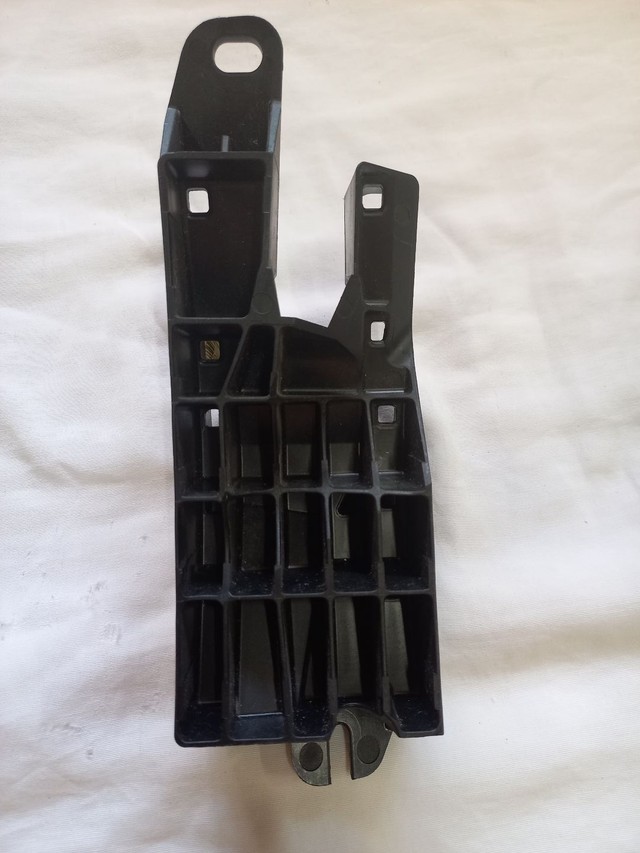Bracket suporte radiado mercede Gla 2013/19 - Foto 5