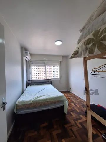Recentemente reformado! Em andar alto (10º) com vista definida! Distribuído em hall de ent - Foto 5