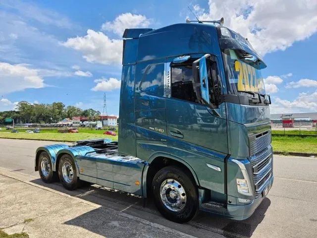 Volvo FH 540 6x4 Susp Mola Motor Euro 5 Mídia Geladeira Top pneus novos rodas alumínio - Foto 4