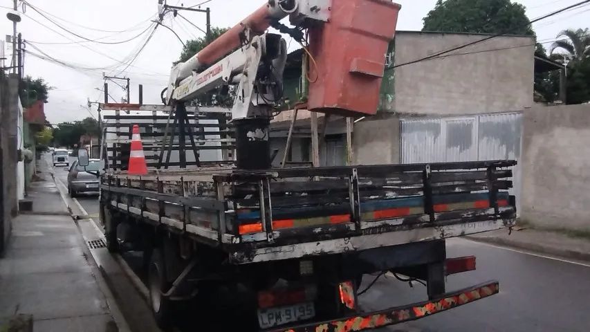 Caminhão Agrale 8.500 E-mec com Cesto Aéreo Guiton 10,5  - Foto 7