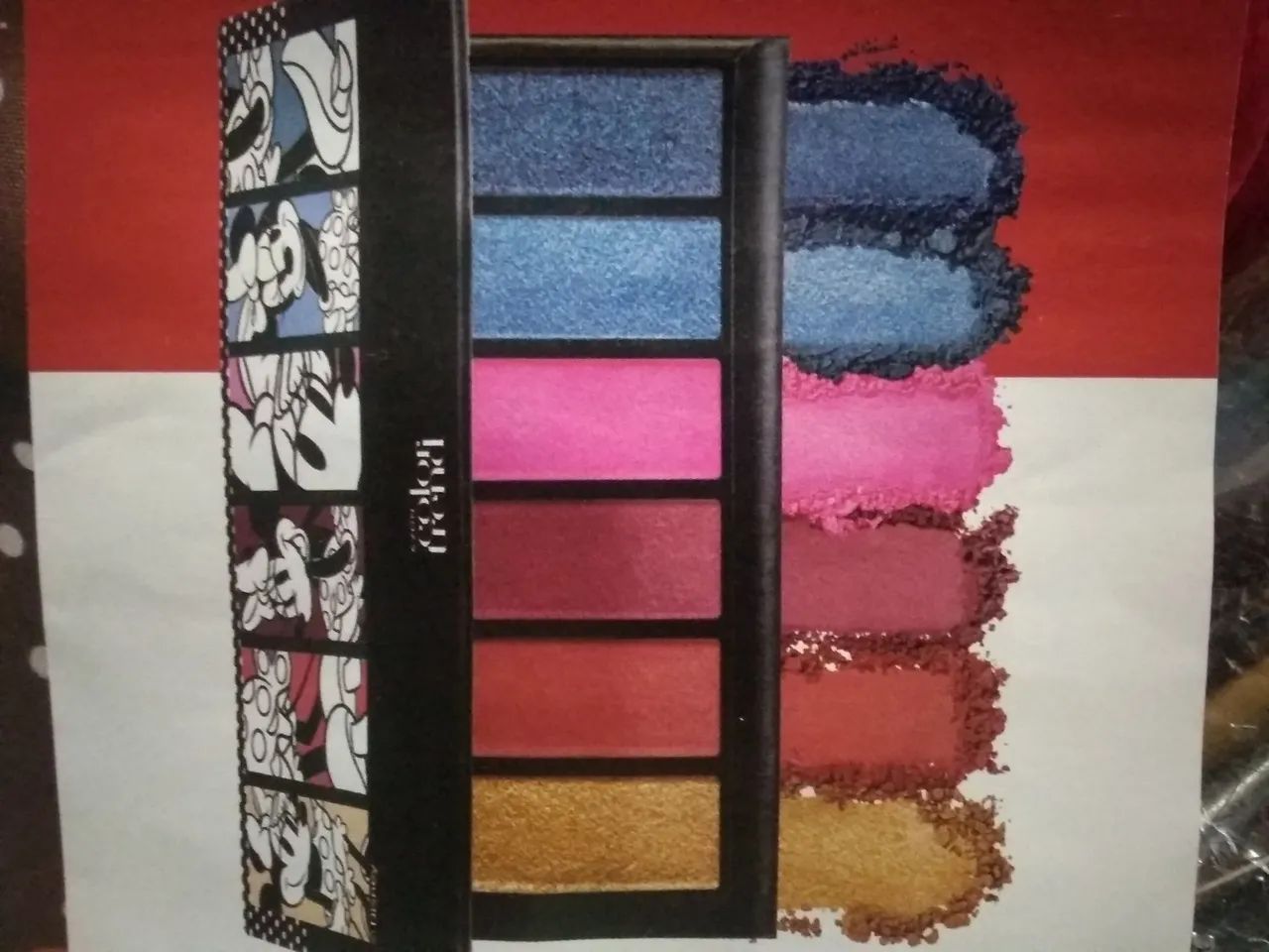Paleta de sombras Disney ( Avon)edição  limitada - Foto 2