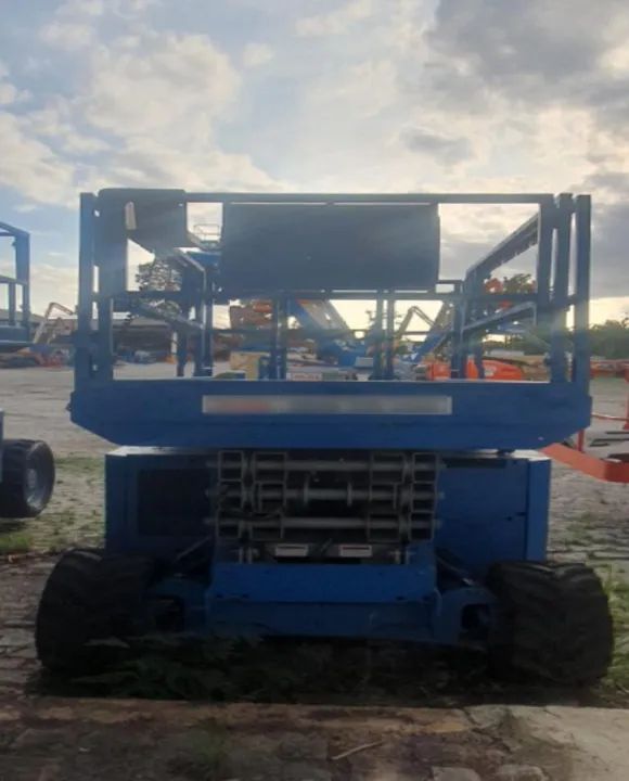 Plataforma Elevatória Genie GS-3369 RT 12m 2014 - Foto 9