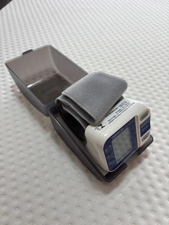 Aparelho de pressão arterial OMRON HEM-631INT - Foto 4