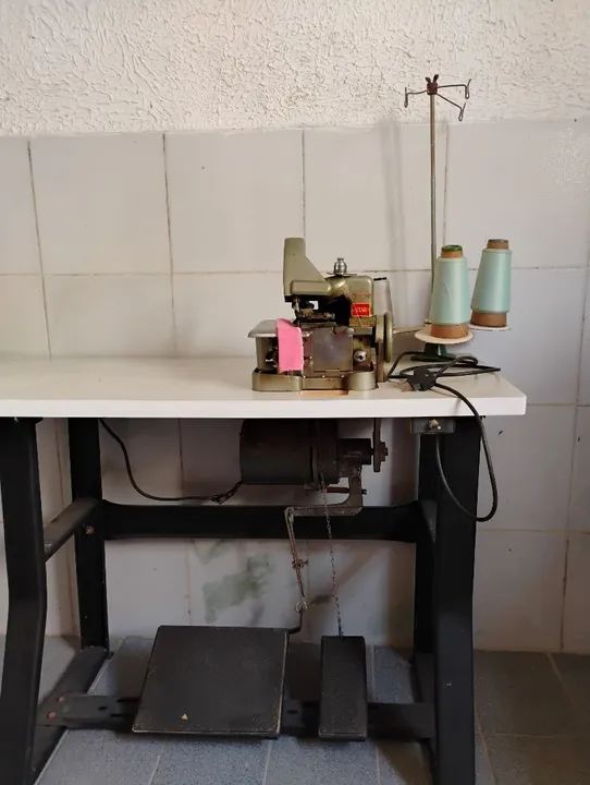 Máquina De Costura Overlock Star Semi Industrial Gn1-1b Portátil Verde 220v + bancada - Foto 3