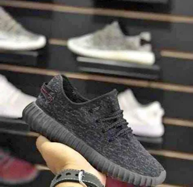 Tênis yezzy