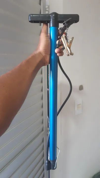 Bomba bicicleta grande com adaptadores - Já é o menor preço - Foto 2