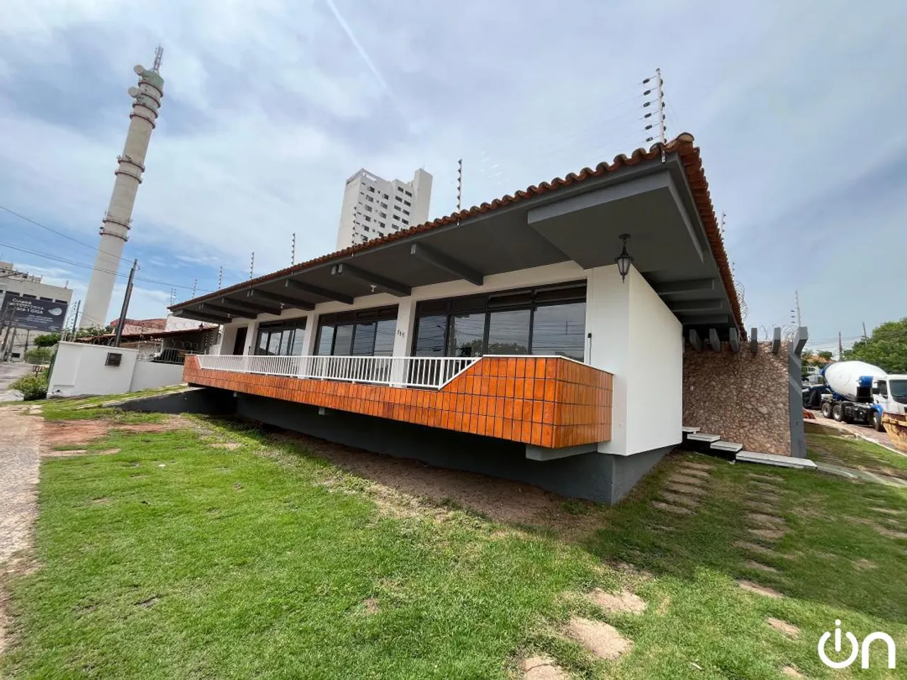 CASA COMERCIAL à venda e locação no CENTRO - 585m, 06 salas, R$ 8.000,00 - VENDA R$ 2.000.