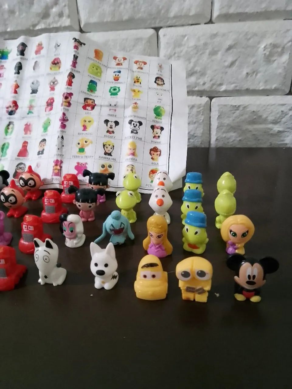 Coleção Gogos com 40 personagens - Hobbies e coleções - Campo