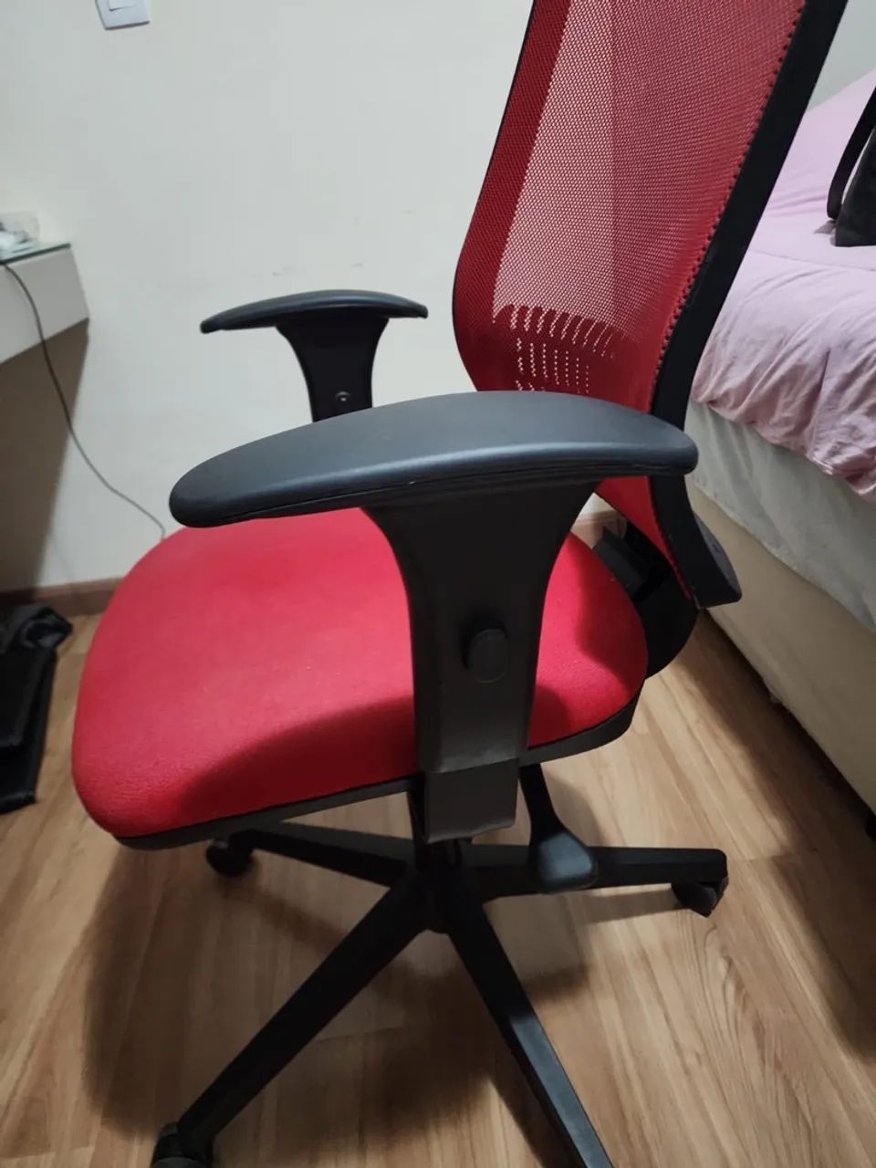 Cadeira de Escritório Vermelha - Foto 3