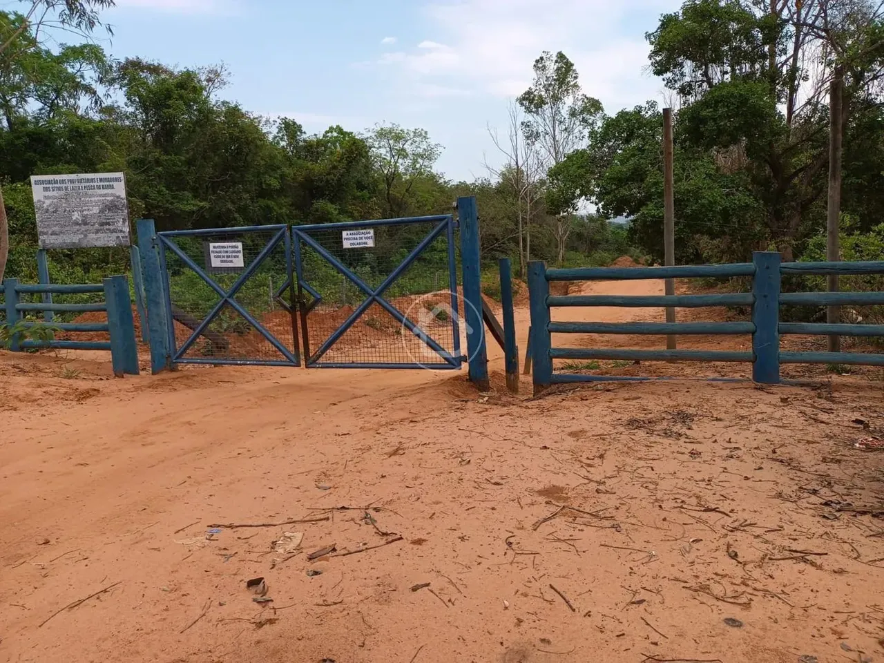 CHÁCARA MOBILIADA EM CONDOMINIO EM TERENOS