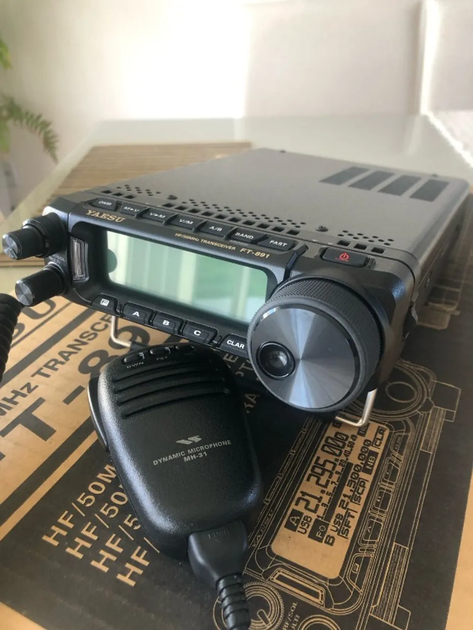 Rádio para radioamadorismo Yaesu FT891
