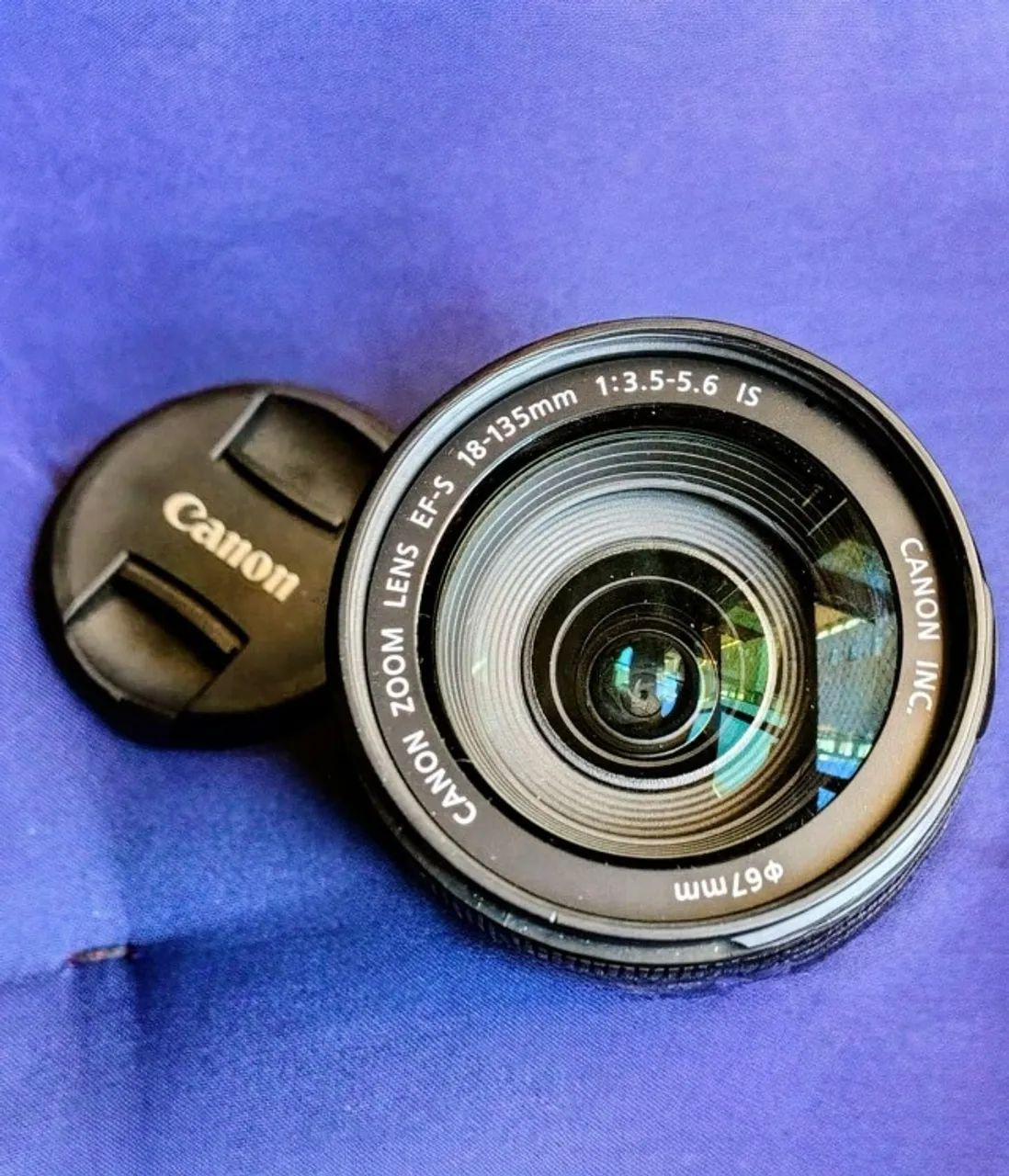 Lente Zoom Canon EF-S 18-135mm 3.5-5.6 IS