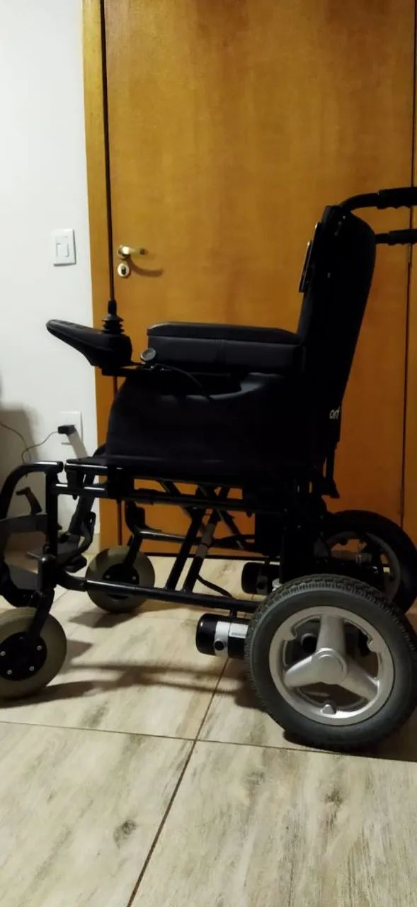 Cadeira rodas motorizada  - Foto 2