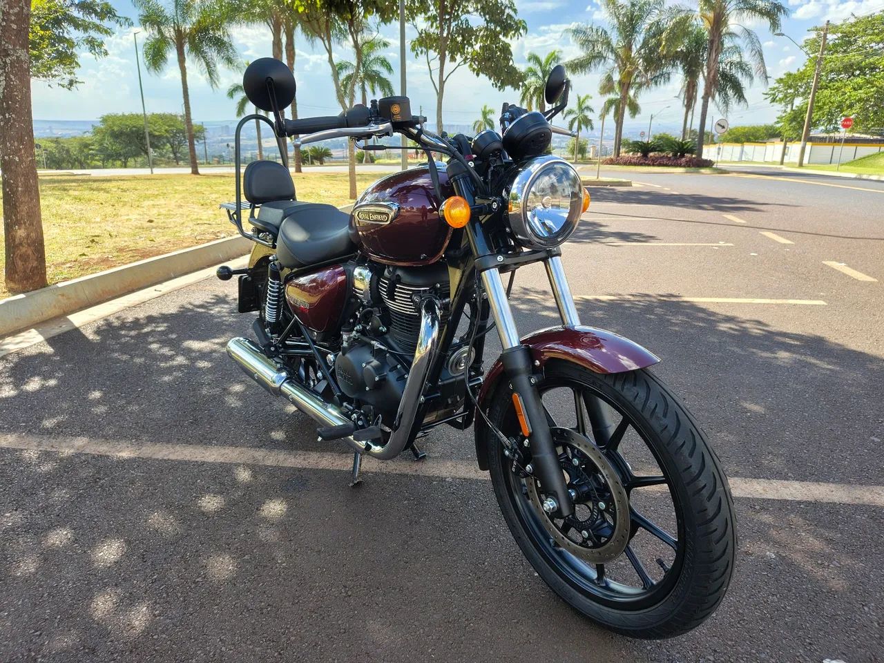 Royal Enfield Meteor 350 Stellar | 2024/2025 | Vermelha | Apenas 1.800 km - Foto 4