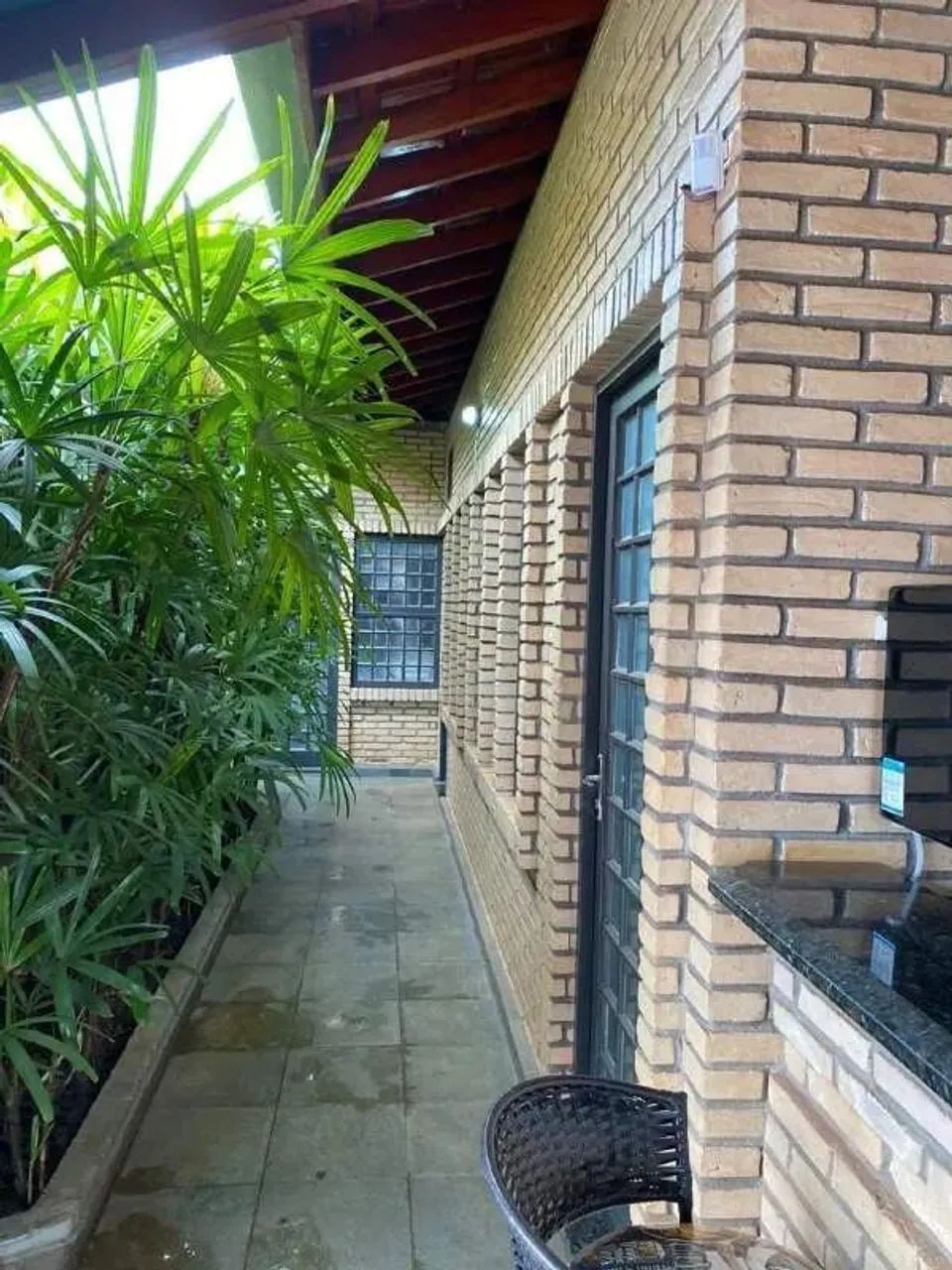 Oportunidade Excepcional: Ampla Residência com Edícula no Colinos - Foto 3