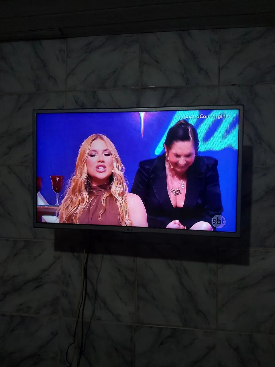 LG 32-inch Smart TV64418589047297123