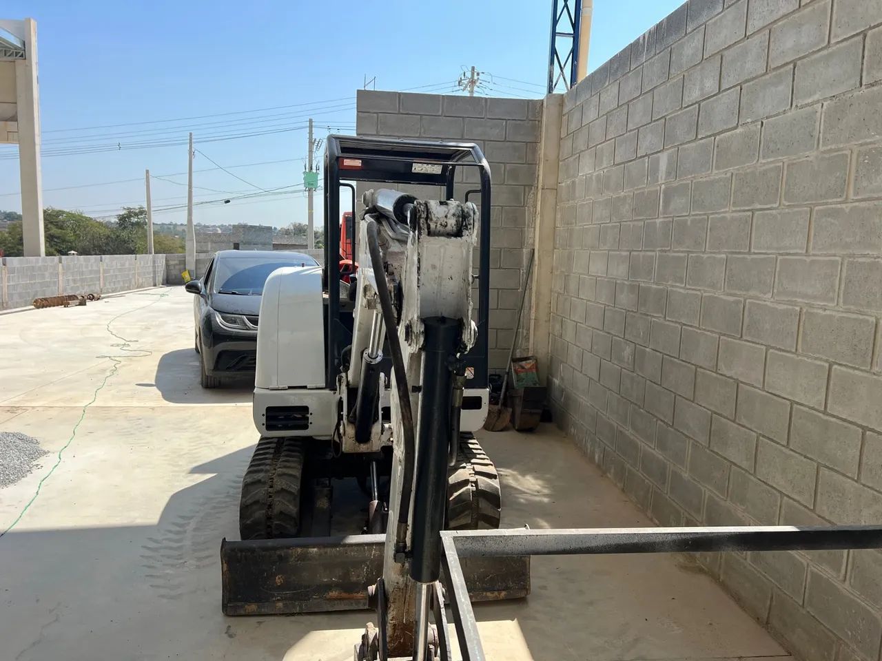 Mini escavadeira Bob 325 - potência e agilidade para o seu trabalho! - Foto 5