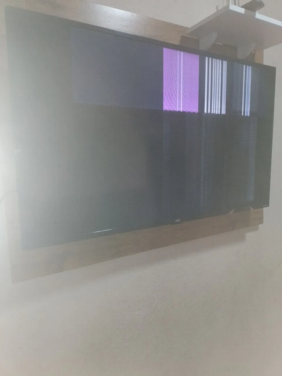 TV smart AOC roku 43 com defeito na tela