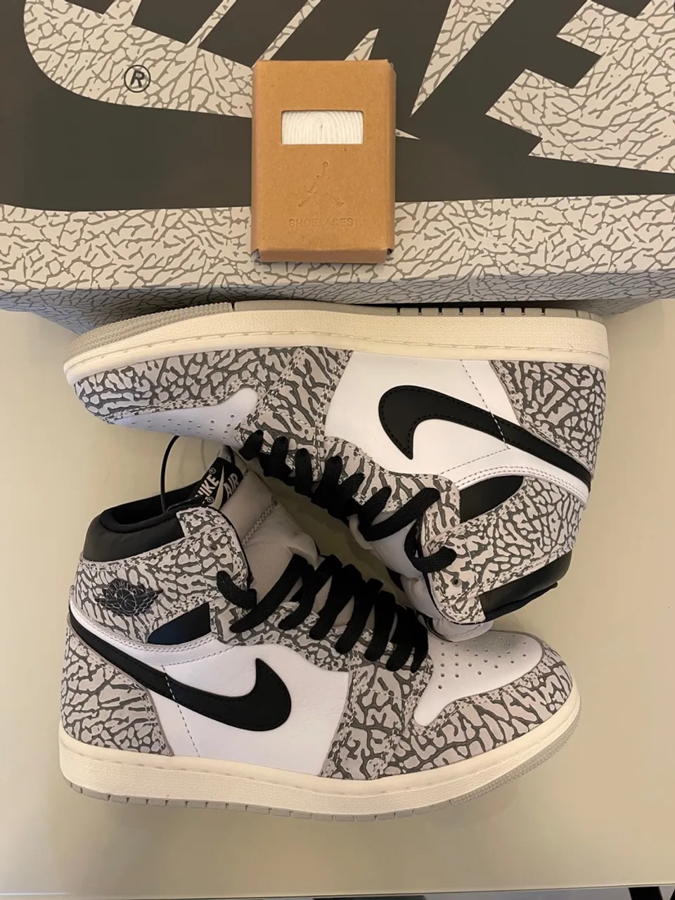 Nike Air Jordan 1 High White Cement