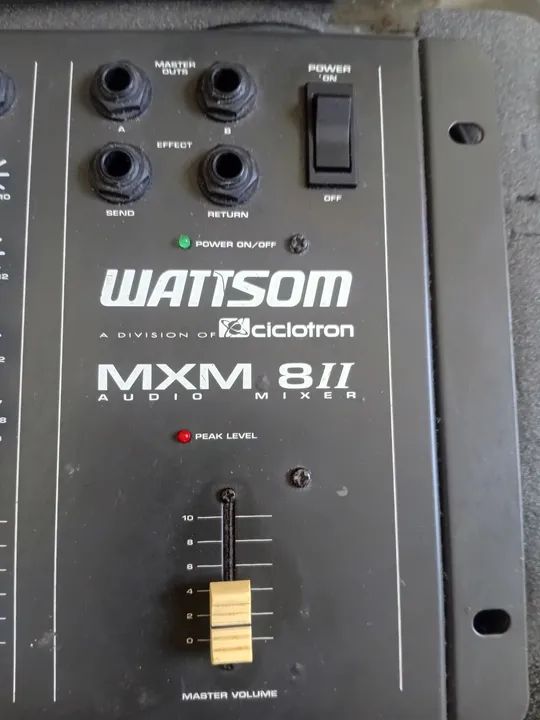 Mesa de som wattsom 8 canais