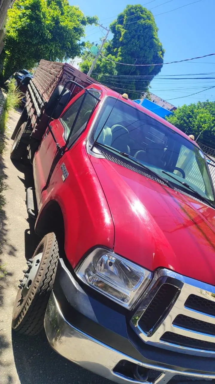 Vende se  F 4000 ano 2009