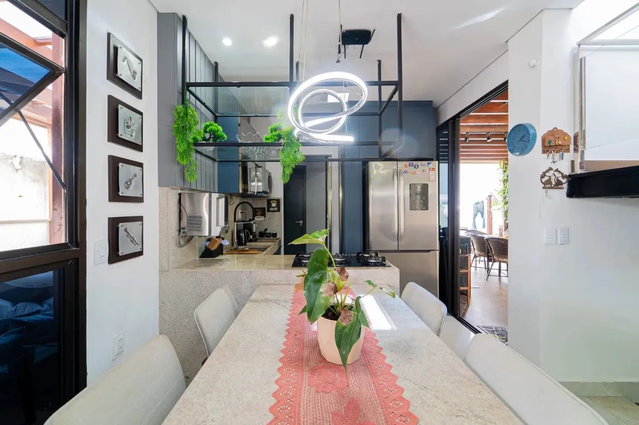 CASA DE LUXO CONDOMÍNIO FECHADO