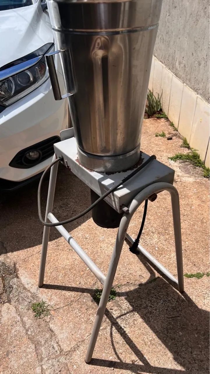 Liquidificador Croydon 1,5 CV com Cavalete Inox Bivolt L|25 - Foto 3