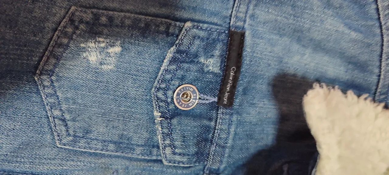 Jaqueta  Jeans Calvin Klein com Forro Pelúcia - Foto 4
