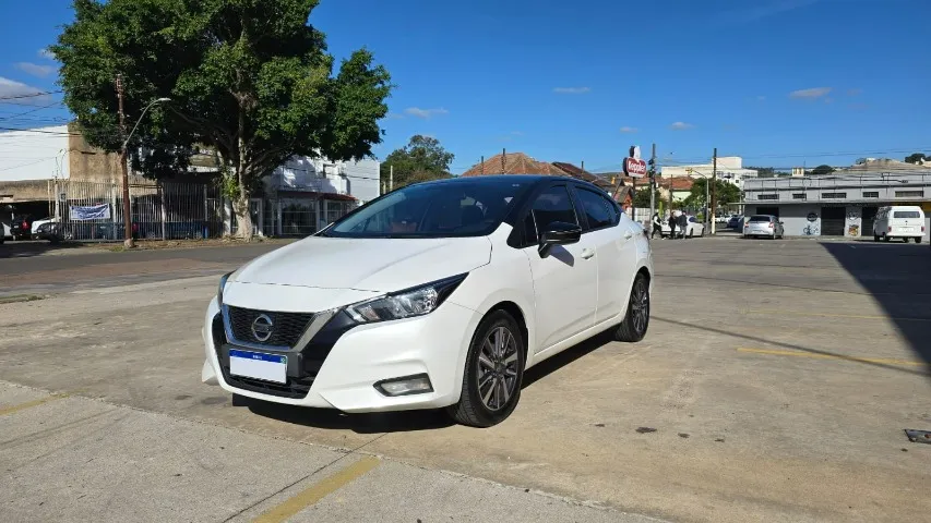 Nissan Versa Advance 2022