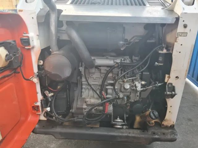 Minicarregadeira Bobcat S450 Ano 2023 Com 1605hrs C Ar Cond - Foto 6