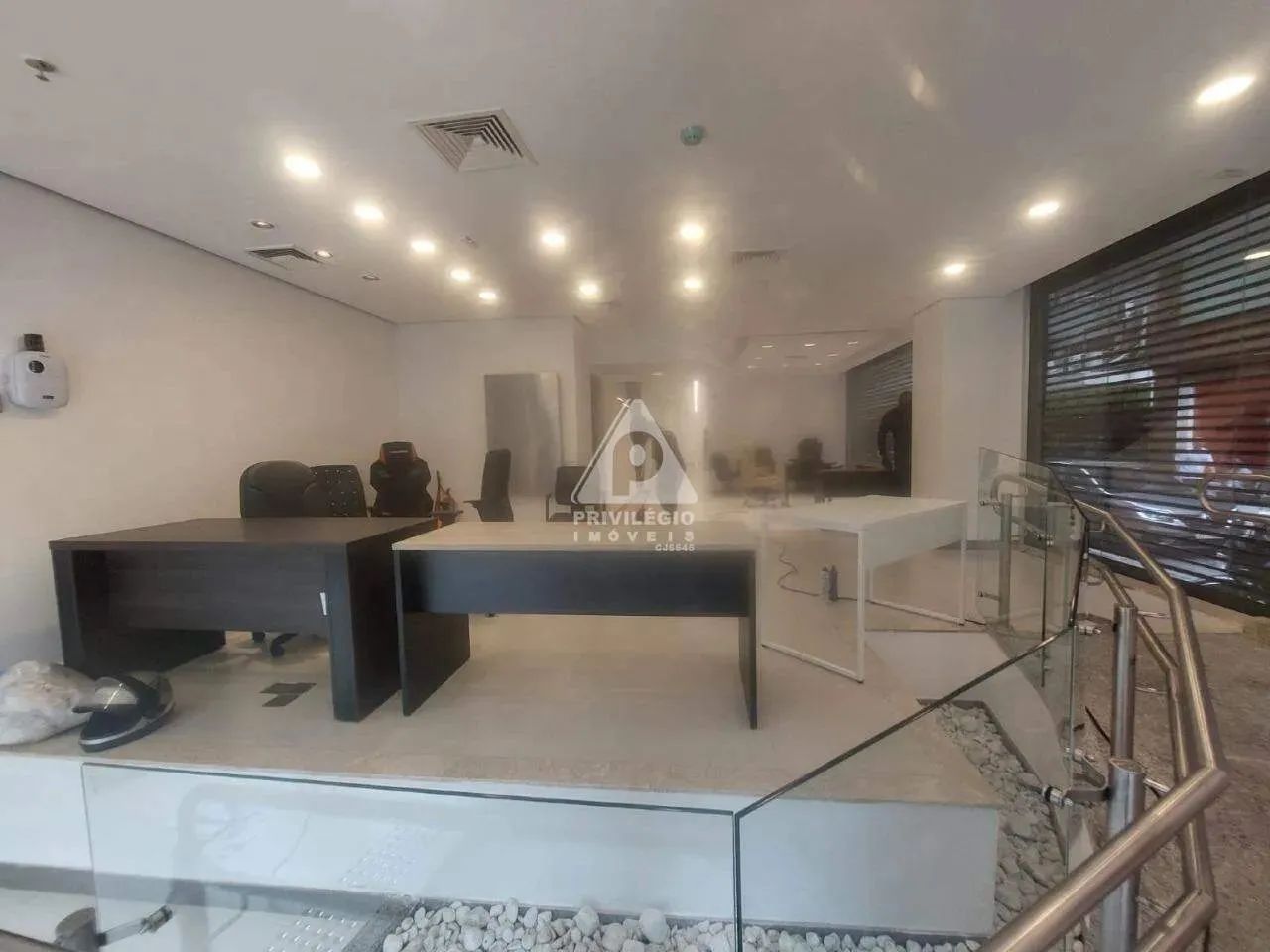 Loja Comercial à Venda no Centro do Rio | 494 m², Subsolo, Sobreloja e Vitrines - Foto 3