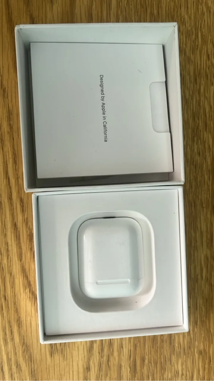 AirPods Apple