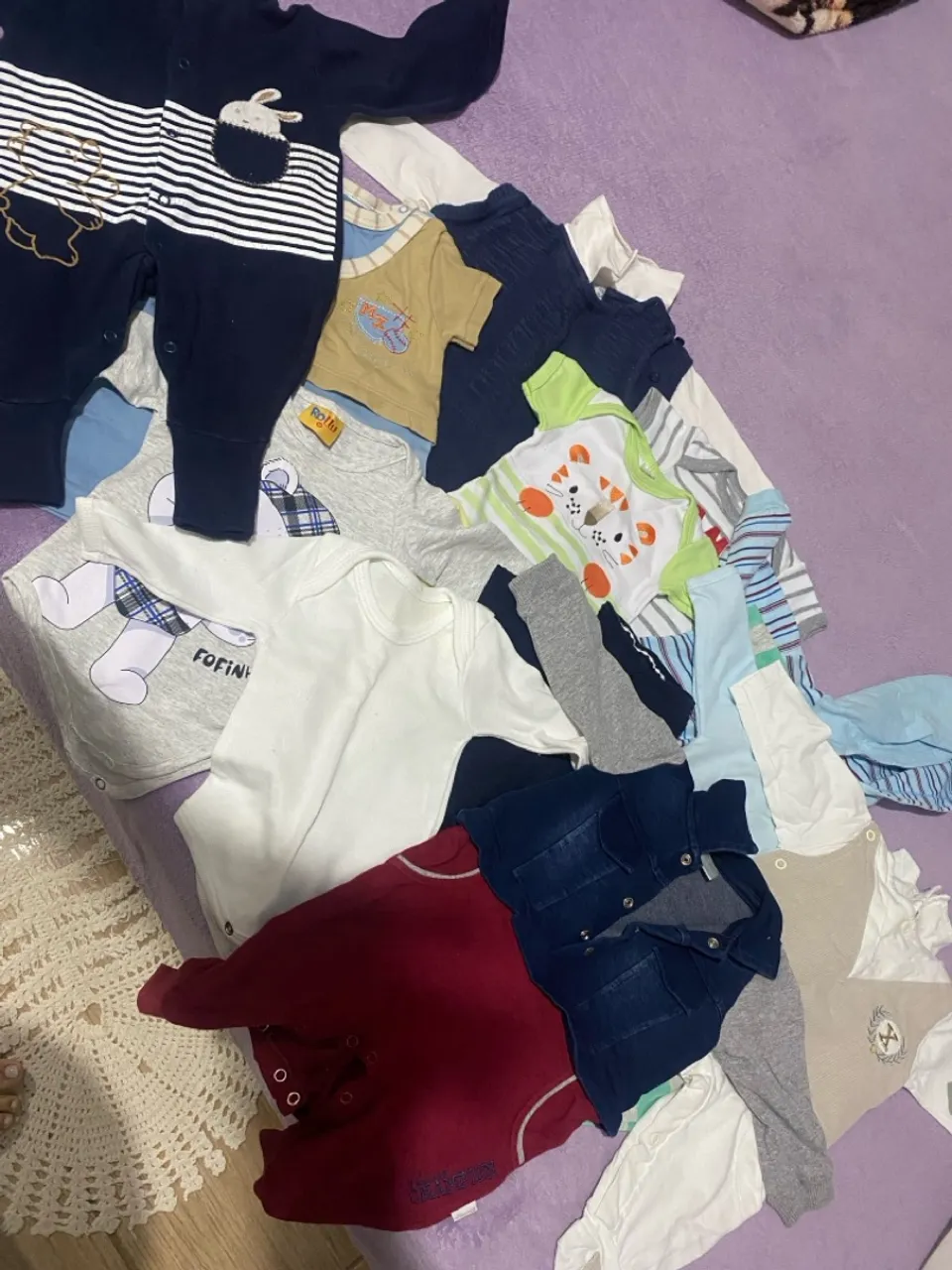 Lote de roupas de bebê - 0- 3 meses